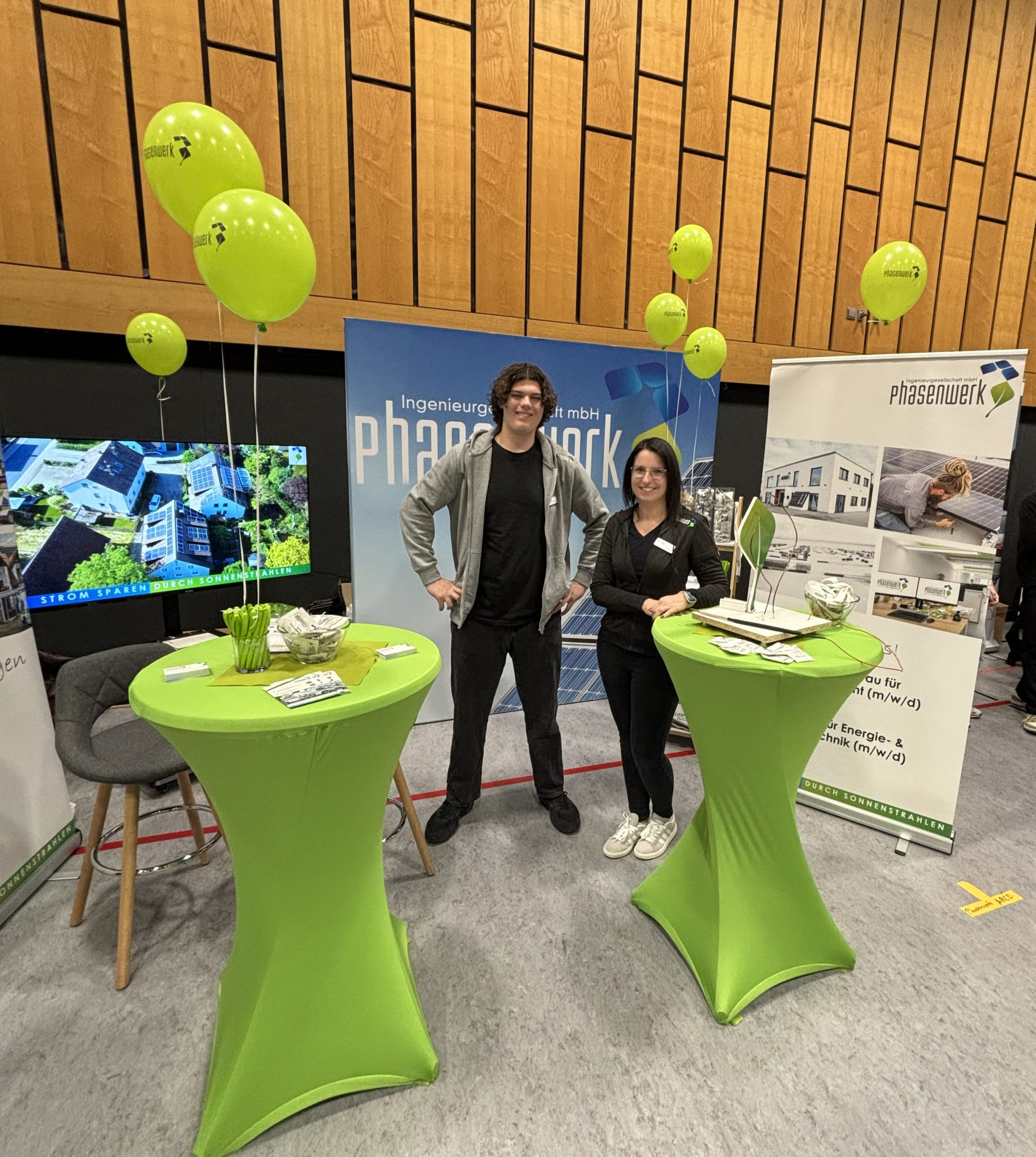Phasenwerk-Stand auf der Ausbildungsmesse in NEA.