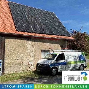 Solaranlage auf einem Scheunendach in Marktbergel.