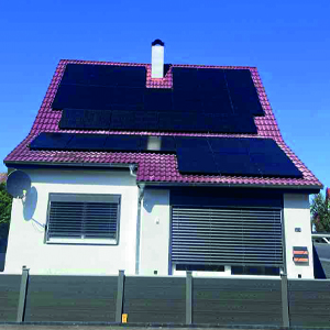 Photovoltaikanlage auf einem Satteldach in Neustadt a. d. Aisch.