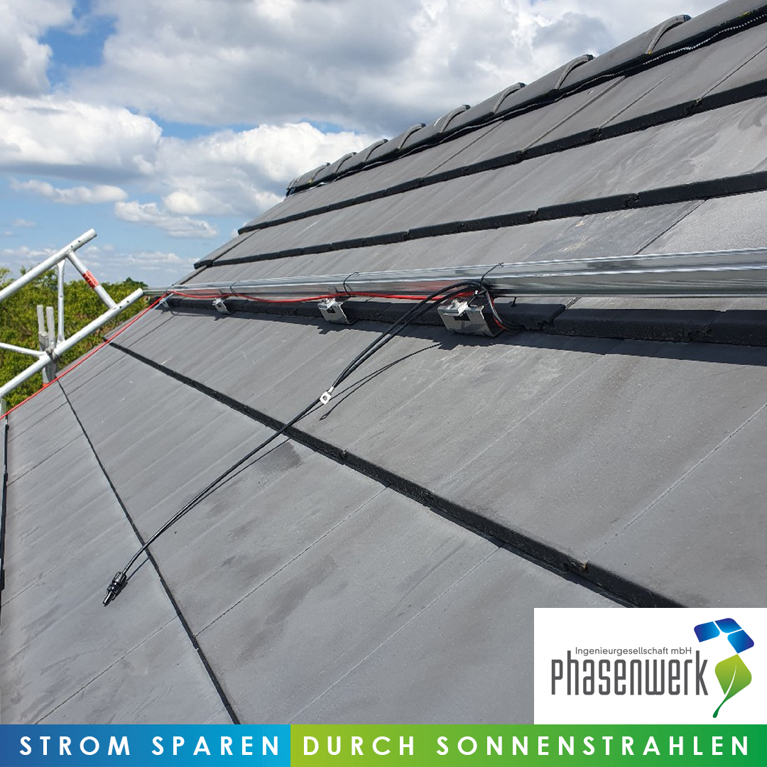 Unterkonstruktion für eine Solaranlage in NEA.