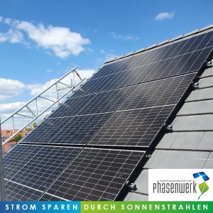 Trina Solar Module auf einem Hausdach in NEA.