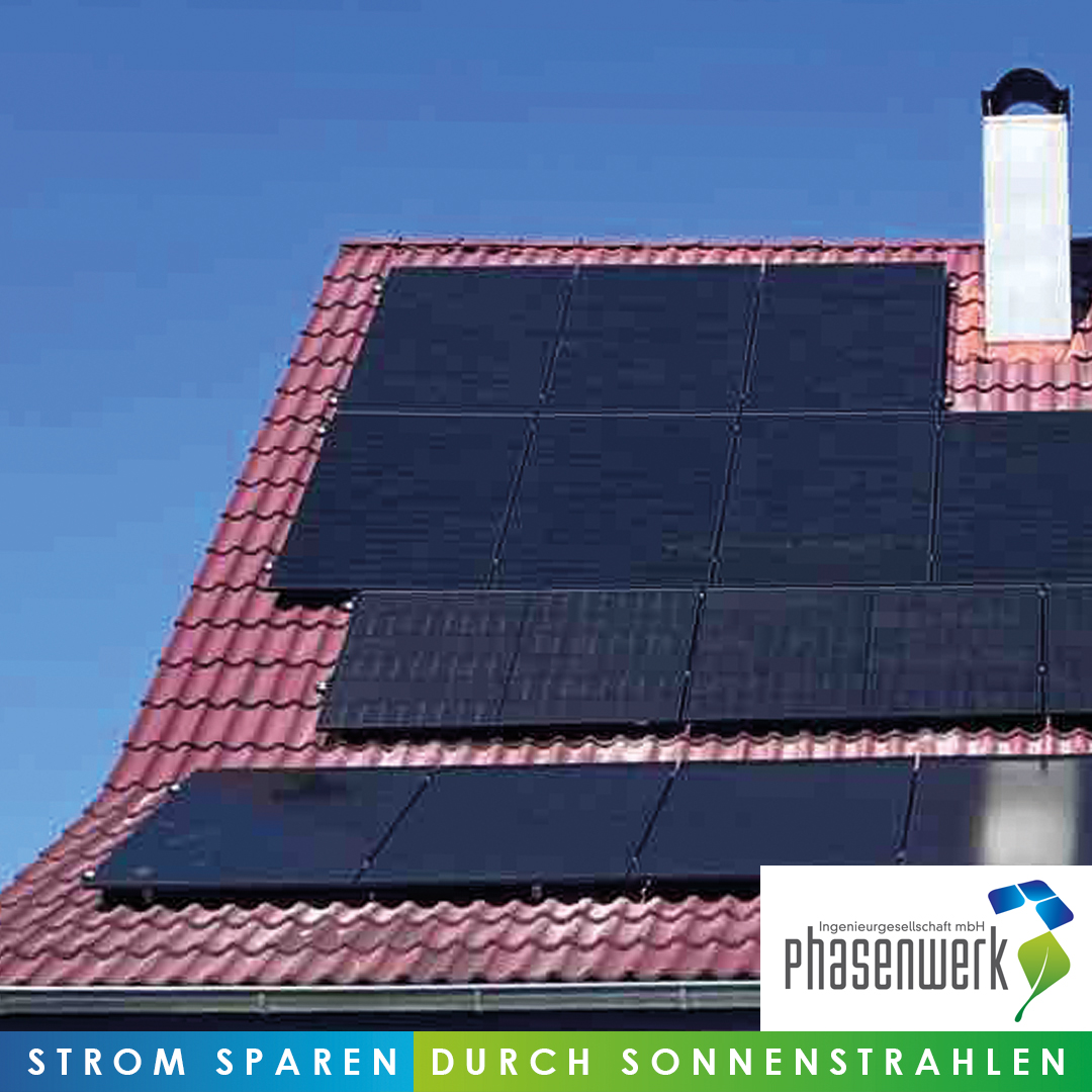 PV-Moduele aus der Nähe fotogtafiert auf Haudach in NEA.