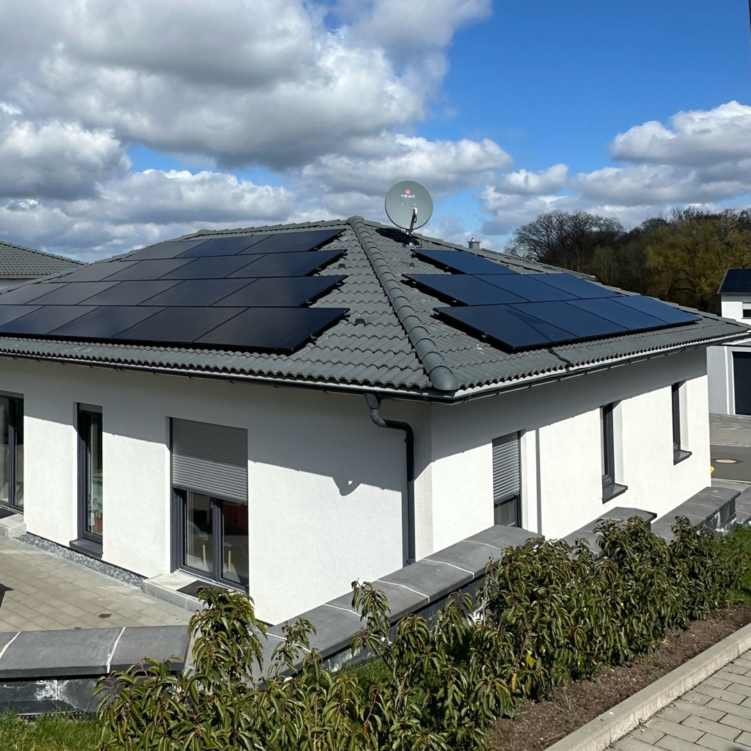 Anlagenreferenz eines Hauses mit Photovoltaikanlage.